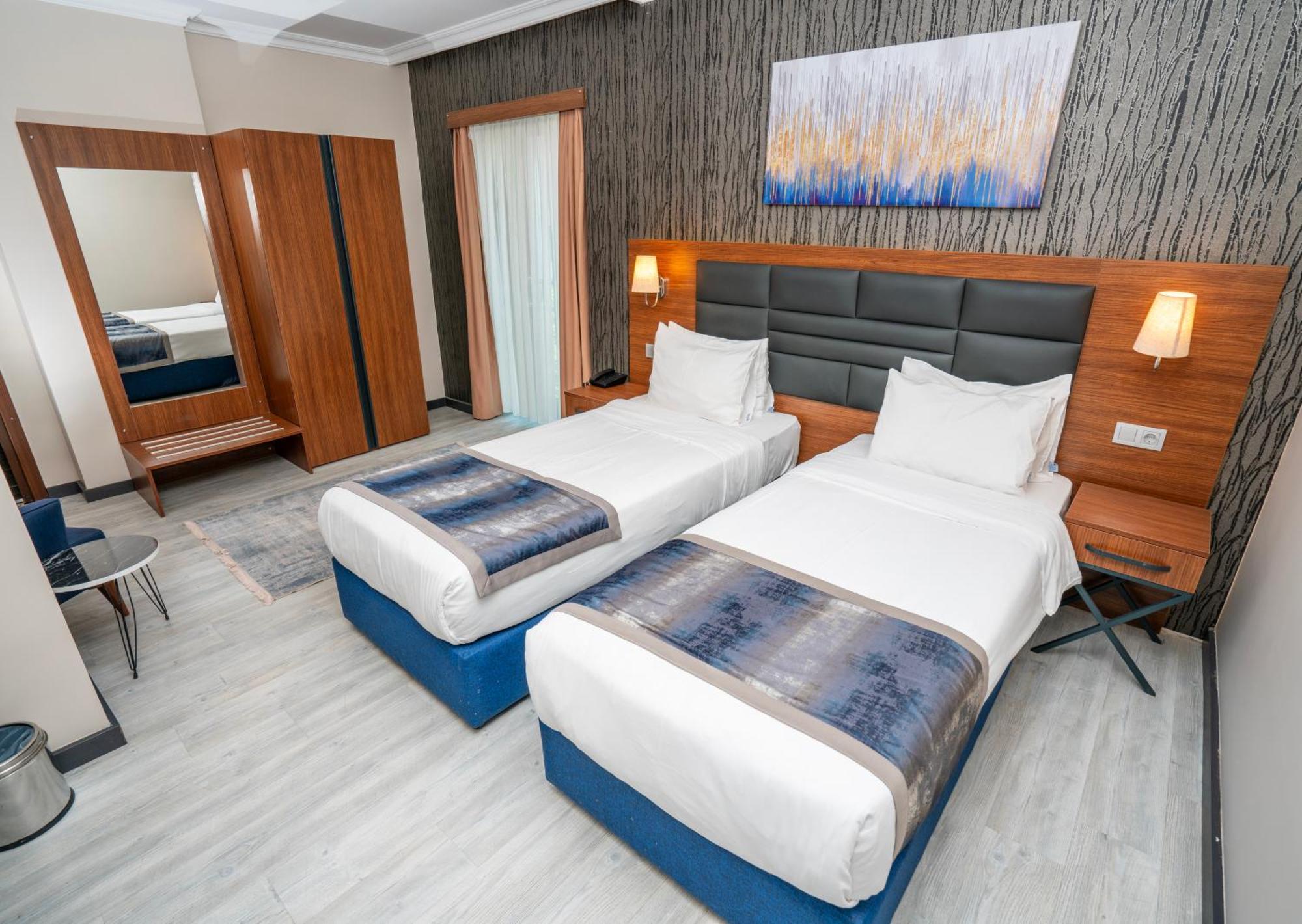The Bostanci Otel Истанбул Екстериор снимка
