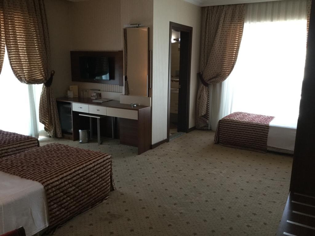The Bostanci Otel Истанбул Екстериор снимка