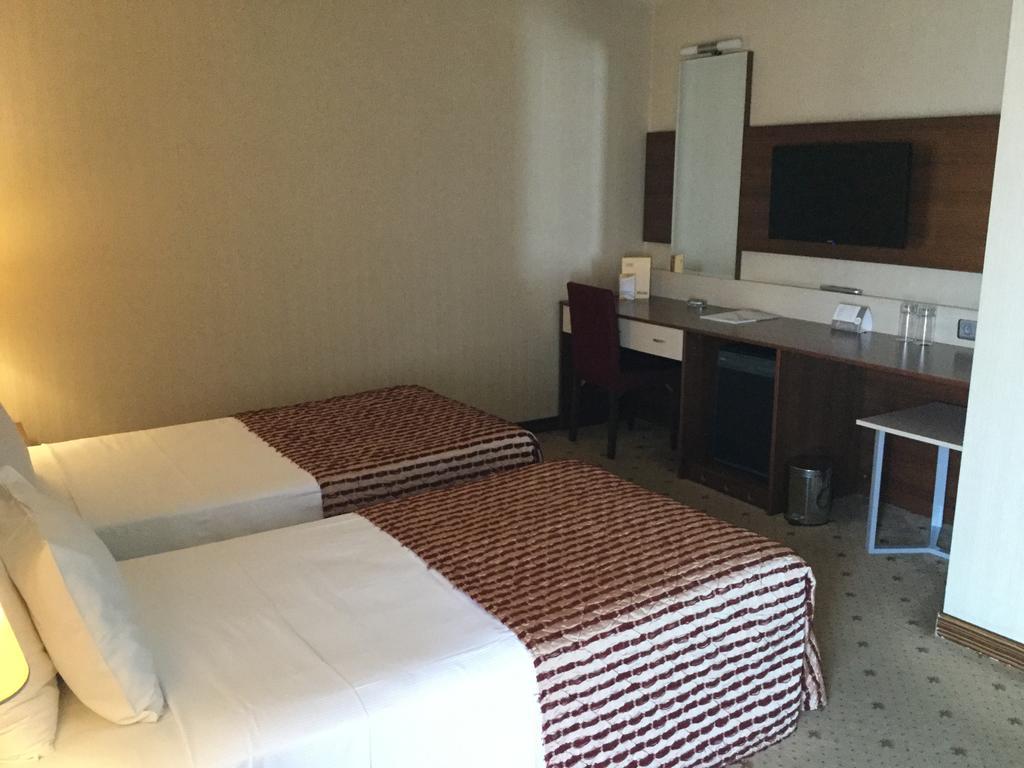 The Bostanci Otel Истанбул Екстериор снимка