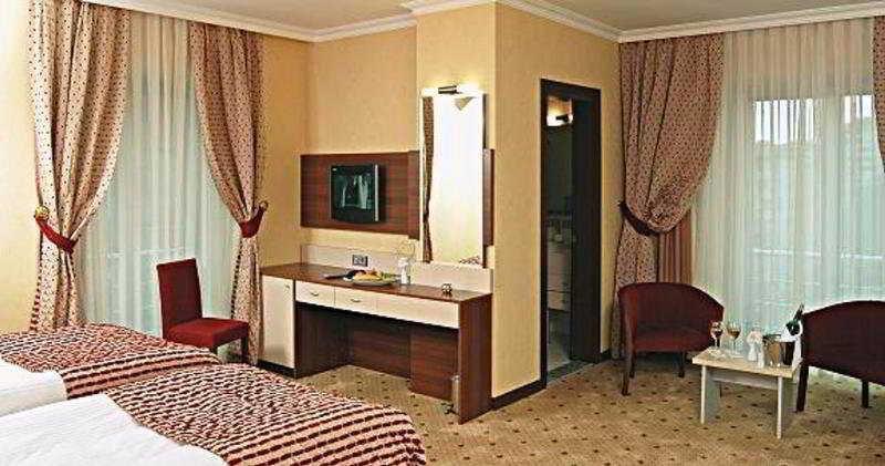 The Bostanci Otel Истанбул Екстериор снимка